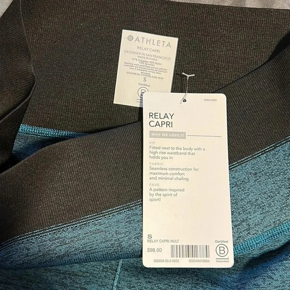 ATHLETA Relay Capri Gradient Ombre Multi Red Blue Activewear Workout Legging - Picture 11 of 13